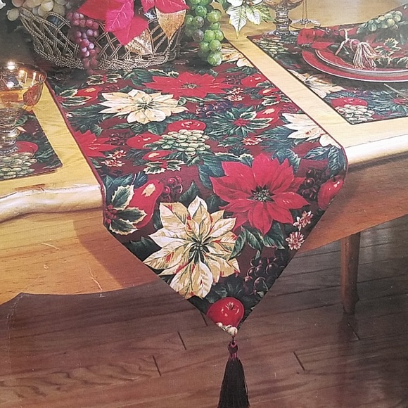 Hallmark Other - Hallmark Christmas table runner